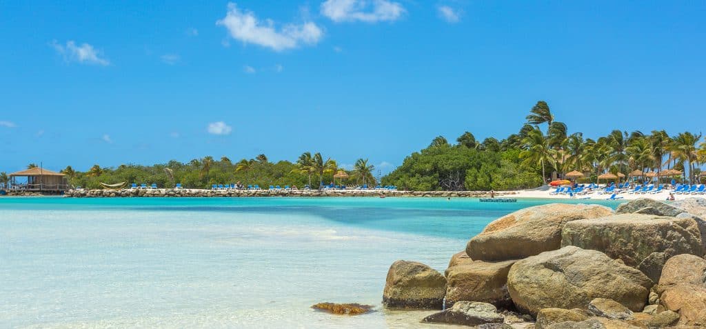 Tripps Now Reviews Aruba for Affordable Family Fun